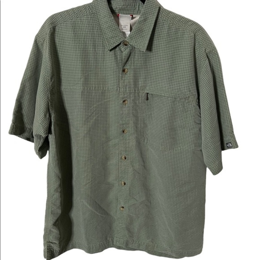 The North Face Green button down short sleeve top size medium
